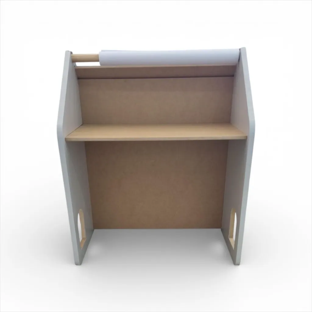 escritorio casita 2.webp